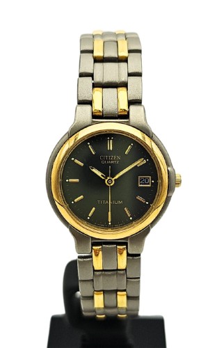 Damski UŻYWANY TYTANOWY CITIZEN ze złoconymi  elementami