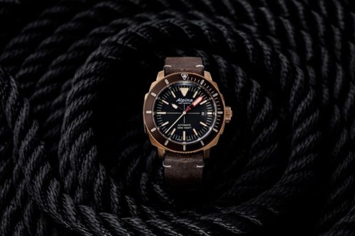 Zegarek Alpina Seastrong Diver 300 Automatic AL-525LBBR4V4 (AL525LBBR4V4)