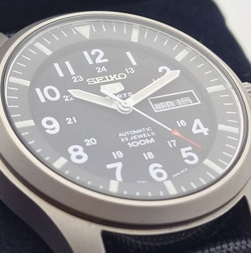 Seiko 5 Sports Automatic SNZG15K1 - Fabryczny komplet!