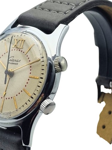 Piękny Sygnał (Сигнал) 18 kamieni - idealny stan!