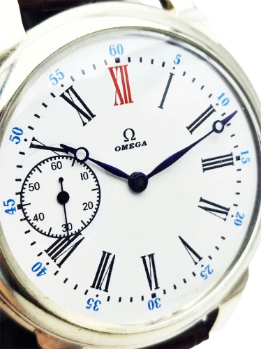 Zegarek z czerwoną dwunastką – kultowy design, Omega pasówka Kraków