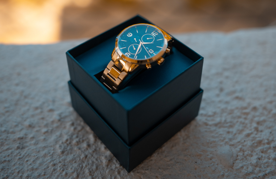 Zegarek z grawerem - idealny prezent dla ukochanej osoby