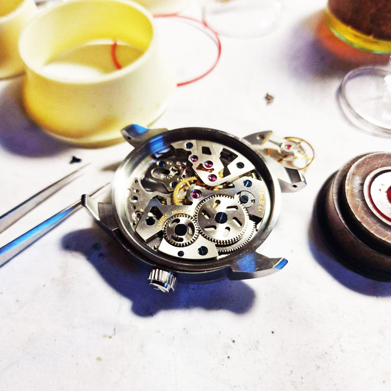 SERWIS MECHANIZMU ZEGARKA MECHANICZNEGO TISSOT - PRZED