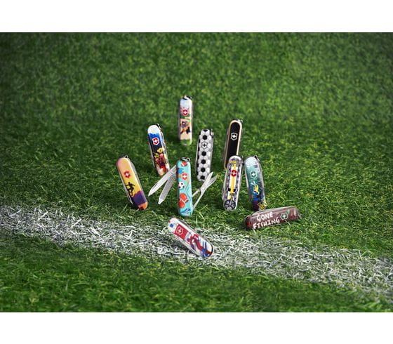 Nóż Victorinox Classic 0.6223.L2010 Limited Edition 2020  Mały scyzoryk zainspirowany wątkiem „Sporty świata” 06223L2010