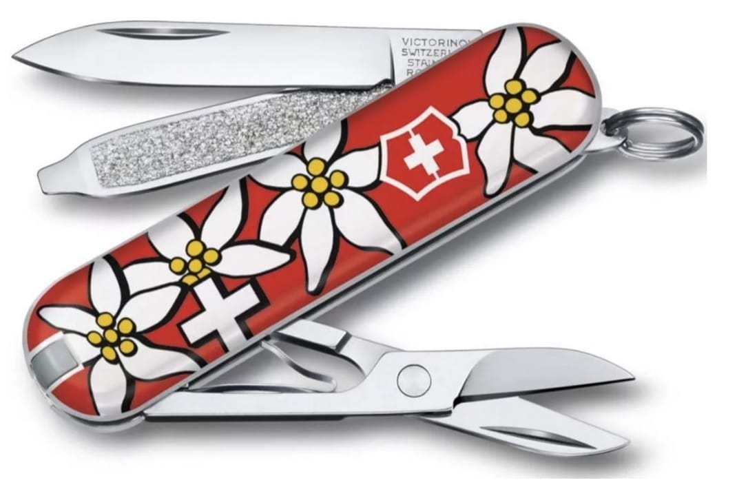 Nóż Victorinox Classic SD 0.6223.840 Mały scyzoryk z nożyczkami i śrubokrętem 0.6223840