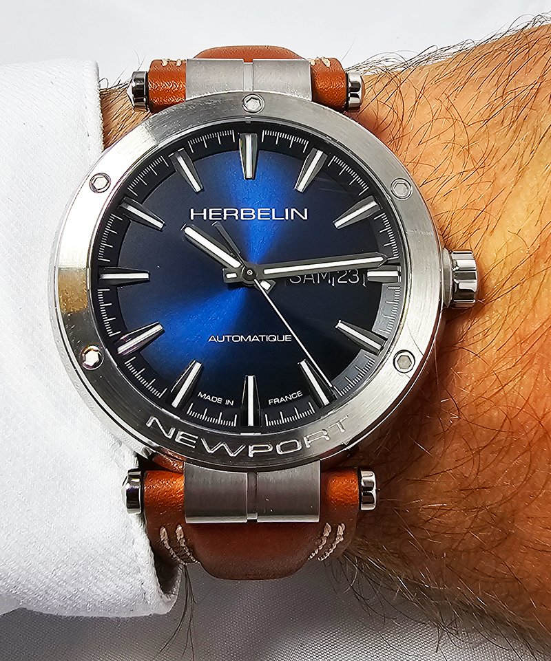 Zegarek Herbelin Newport Automatic 1768A15GD (1768/A15GD)