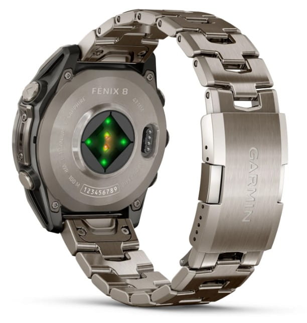 Zegarek GARMIN FENIX 8 47 mm SAPPHIRE AMOLED 010-02904-40 SMARTWATCH (0100290440) Tytanowy z tytanową bransoletą z otworami i dodatkowym paskiem silikonowym