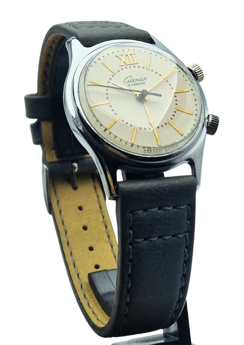 Piękny Sygnał (Сигнал) 18 kamieni - idealny stan!