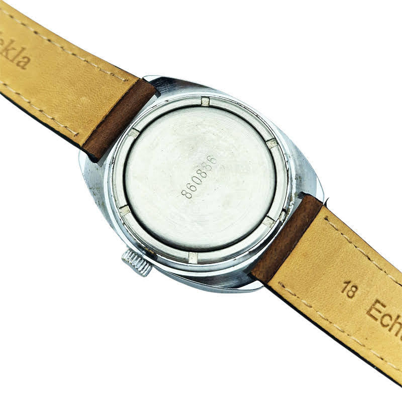 Stalowy dekiel Raketa numer seryjny 860886 vintage