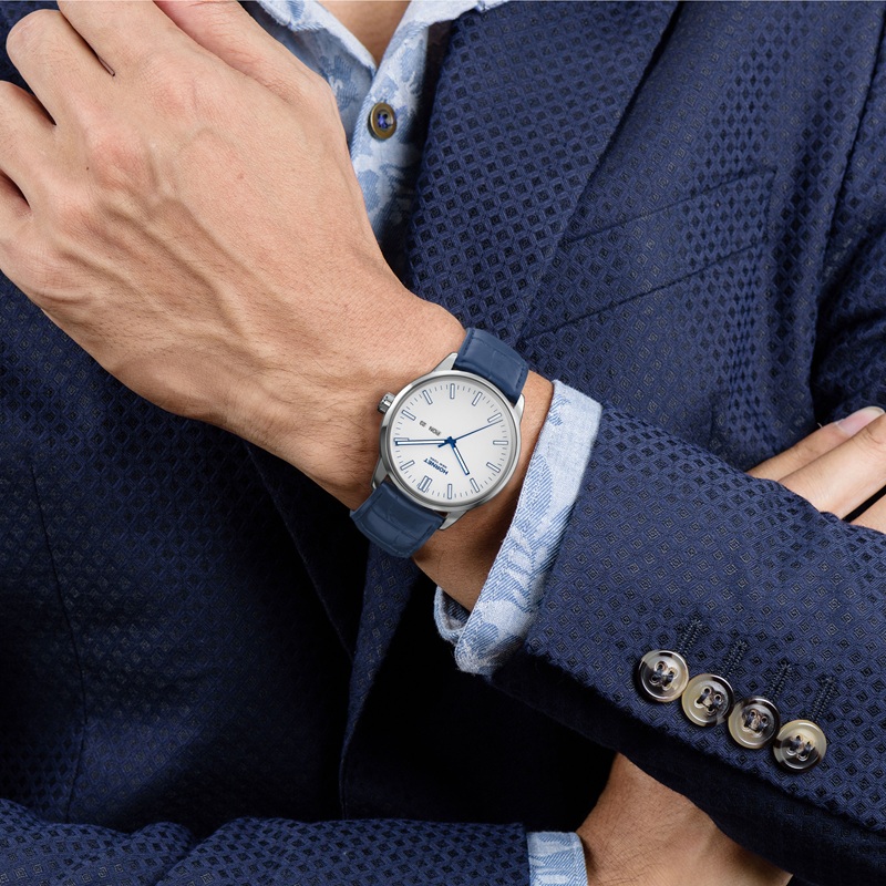 EMPIRE_MODERZegarek Hornet New York Empire NFC Modern HEI.S43NPL.WNN (HEIS43NPLWNN)N_NFC_HAND.jpg