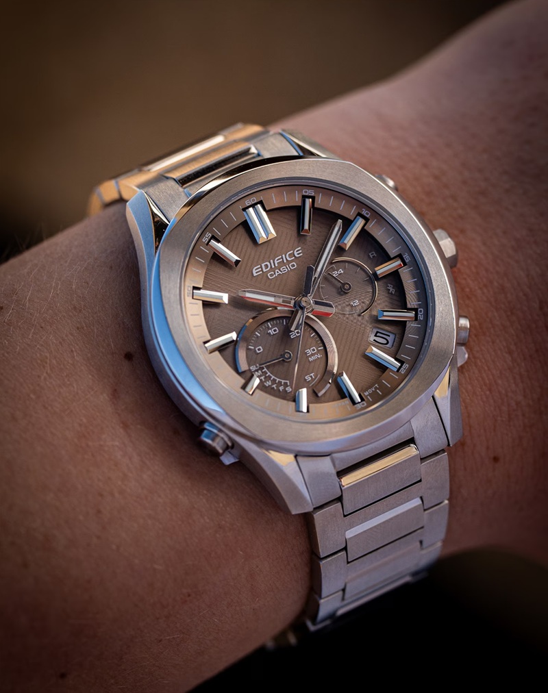 Zegarek Casio Edifice Smartphone Link Model EQB-1300D-5AEF (EQB1300D5AEF)