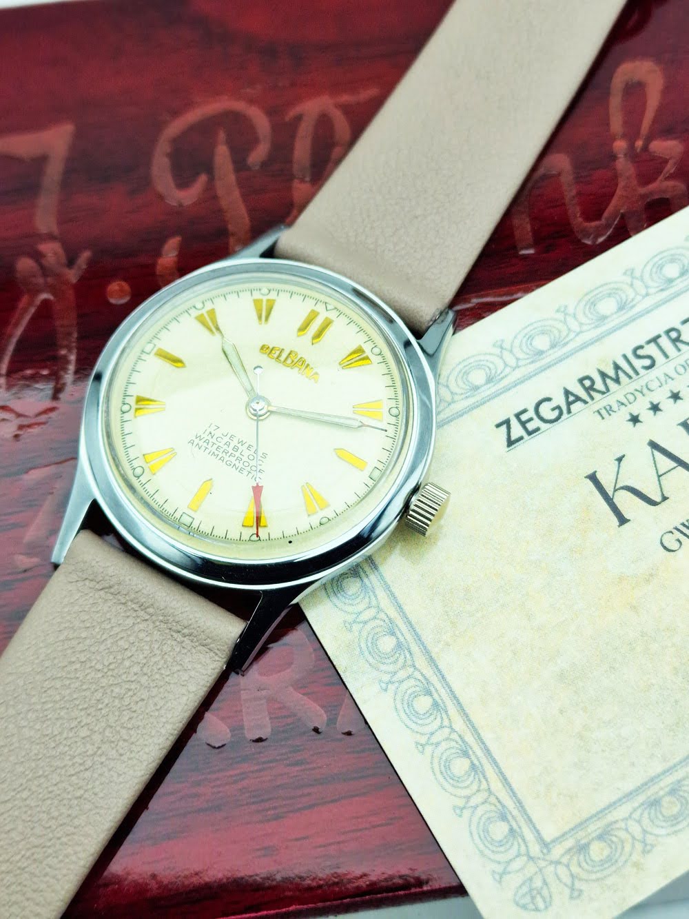 Zegarek DELBANA z lat 50-tych z giloszem